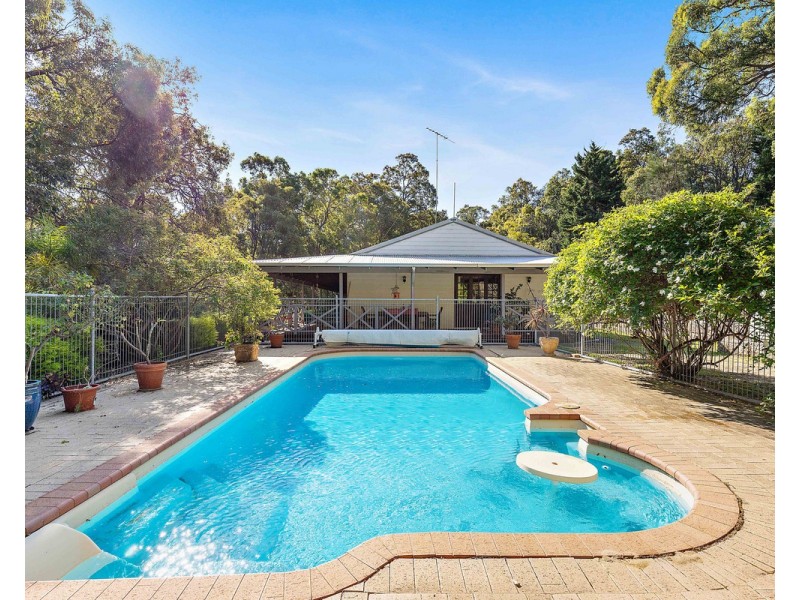 6 Chipper Close, Bedfordale WA 6112