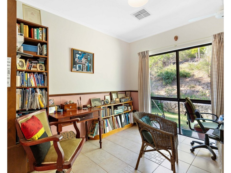 6 Chipper Close, Bedfordale WA 6112