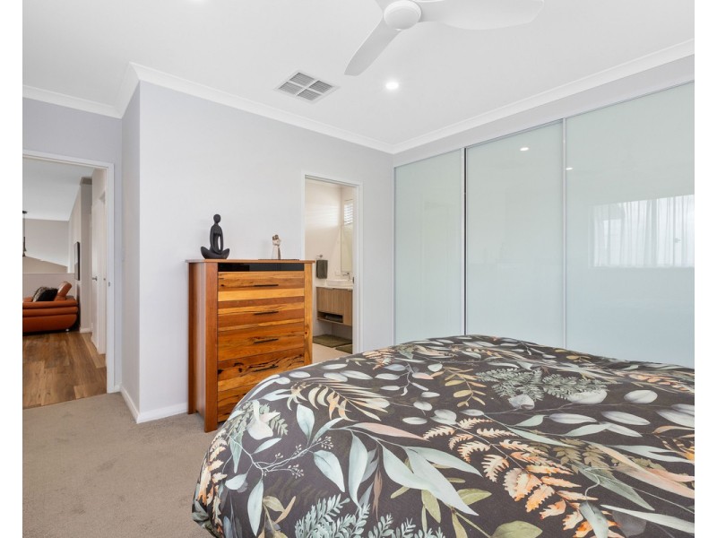 38 Derry Avenue, Mount Nasura WA 6112