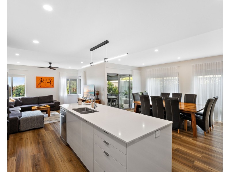 38 Derry Avenue, Mount Nasura WA 6112