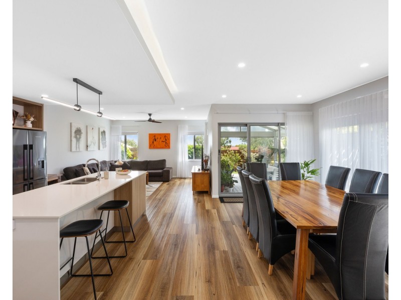 38 Derry Avenue, Mount Nasura WA 6112