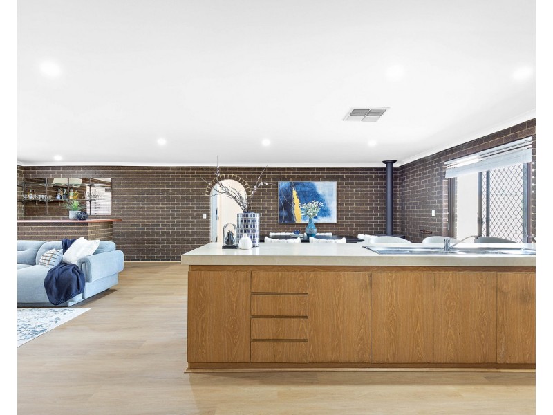 53 Peelwood Parade, Halls Head WA 6210