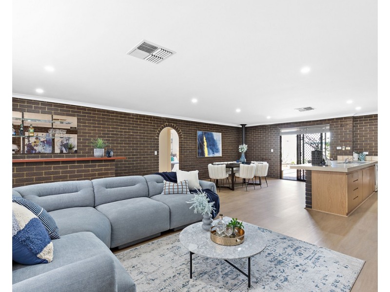 53 Peelwood Parade, Halls Head WA 6210