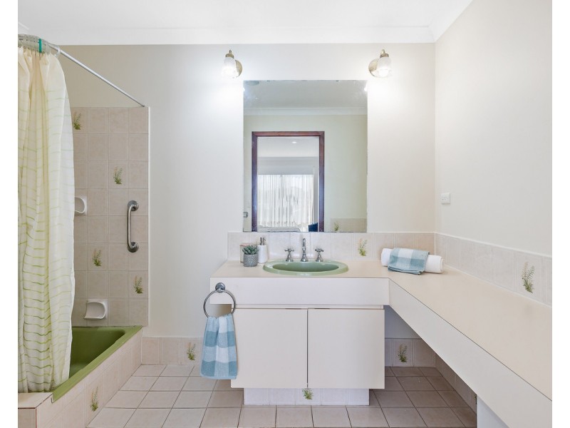 53 Peelwood Parade, Halls Head WA 6210