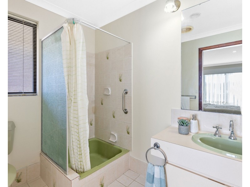 53 Peelwood Parade, Halls Head WA 6210