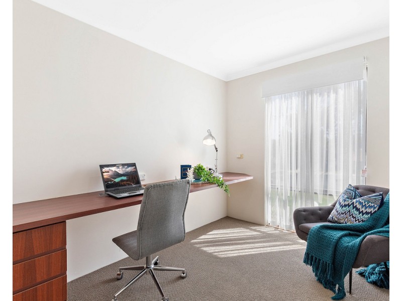 53 Peelwood Parade, Halls Head WA 6210