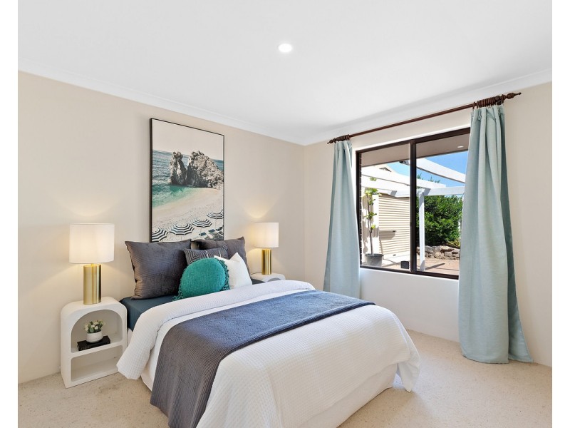 53 Peelwood Parade, Halls Head WA 6210