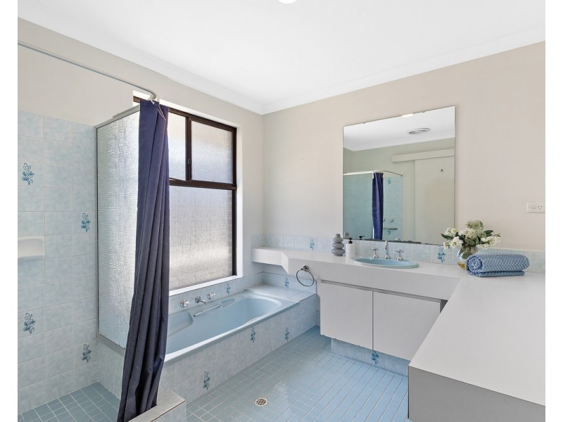 53 Peelwood Parade, Halls Head WA 6210