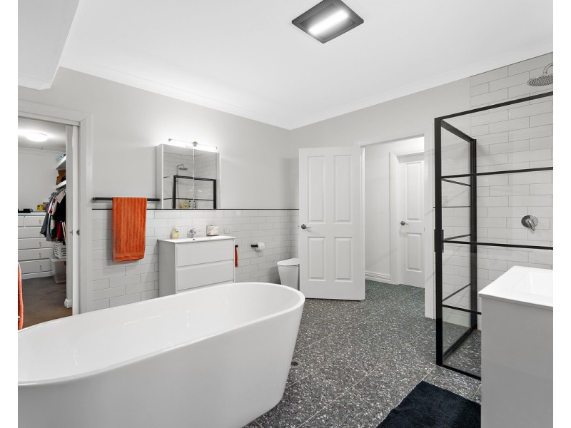 35 Derry Avenue, Mount Nasura WA 6112