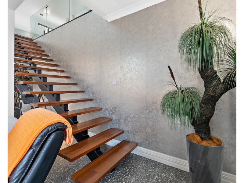 35 Derry Avenue, Mount Nasura WA 6112