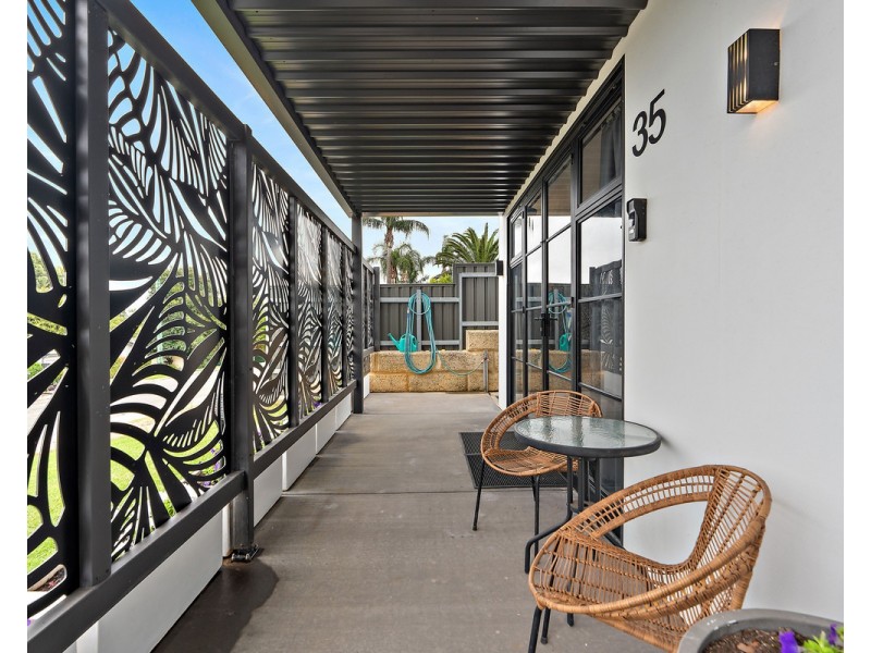 35 Derry Avenue, Mount Nasura WA 6112