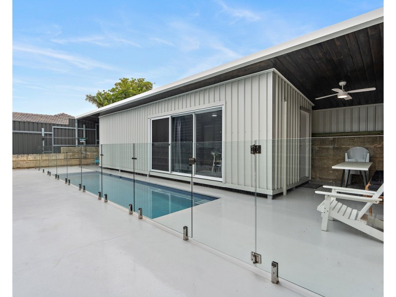 35 Derry Avenue, Mount Nasura WA 6112