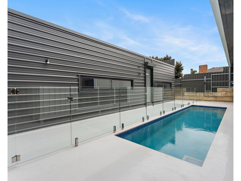 35 Derry Avenue, Mount Nasura WA 6112