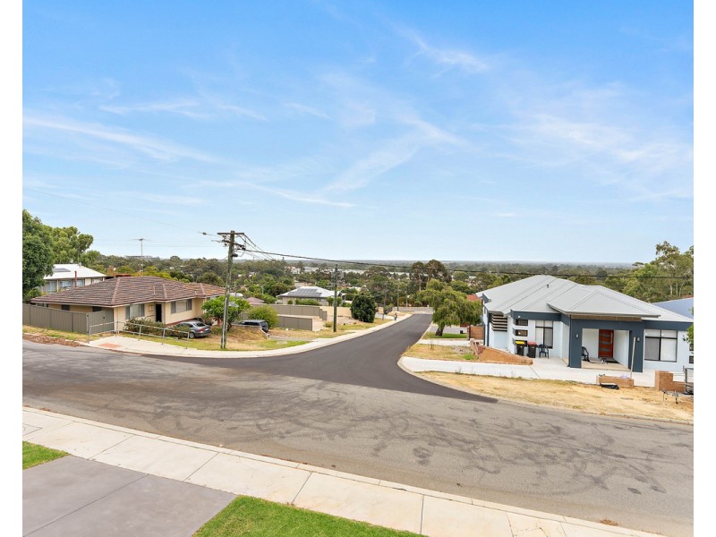 35 Derry Avenue, Mount Nasura WA 6112