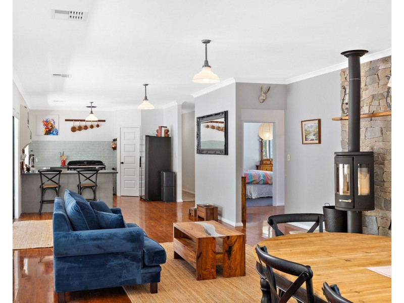 542 Albany Highway, Bedfordale WA 6112