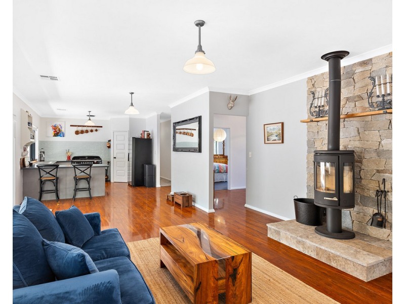 542 Albany Highway, Bedfordale WA 6112