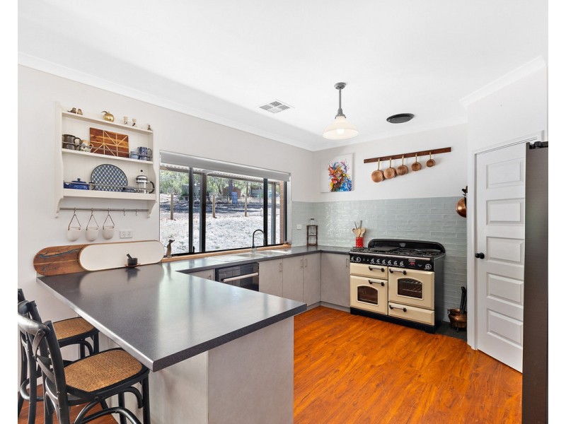 542 Albany Highway, Bedfordale WA 6112