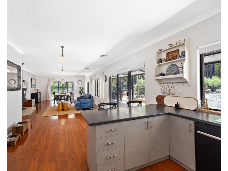 542 Albany Highway, Bedfordale WA 6112