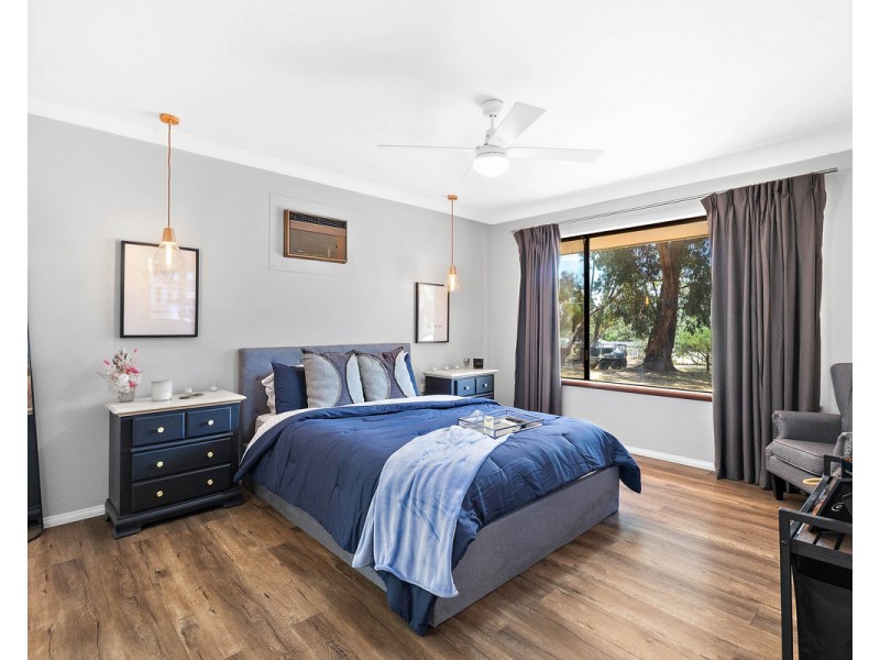 72 Wallangarra Drive, Bedfordale WA 6112