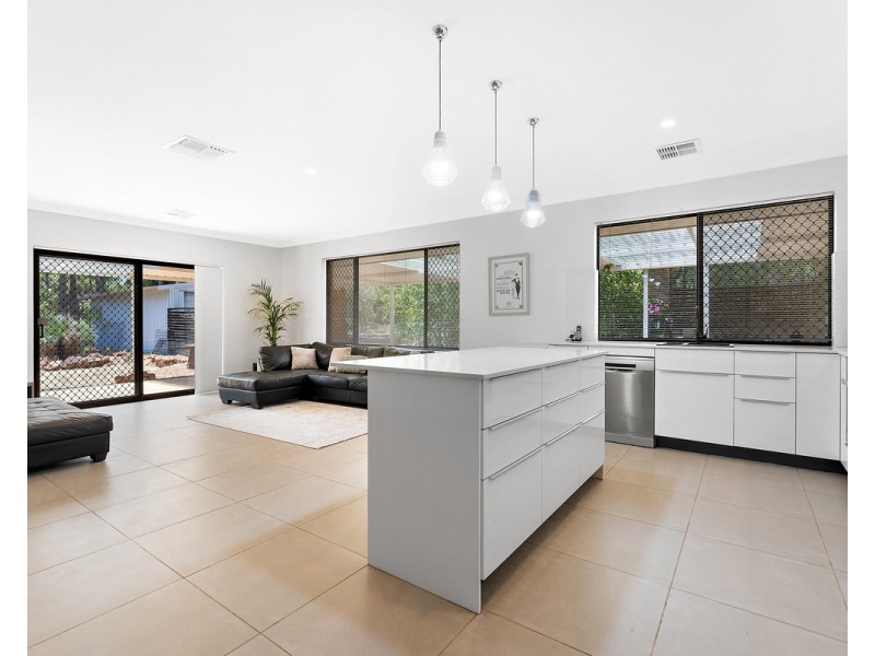 3 Dowell Close, Bedfordale WA 6112