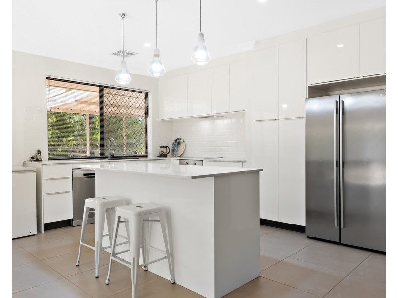 3 Dowell Close, Bedfordale WA 6112