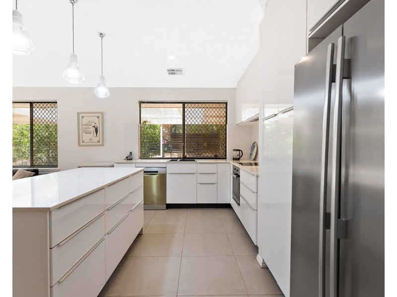 3 Dowell Close, Bedfordale WA 6112