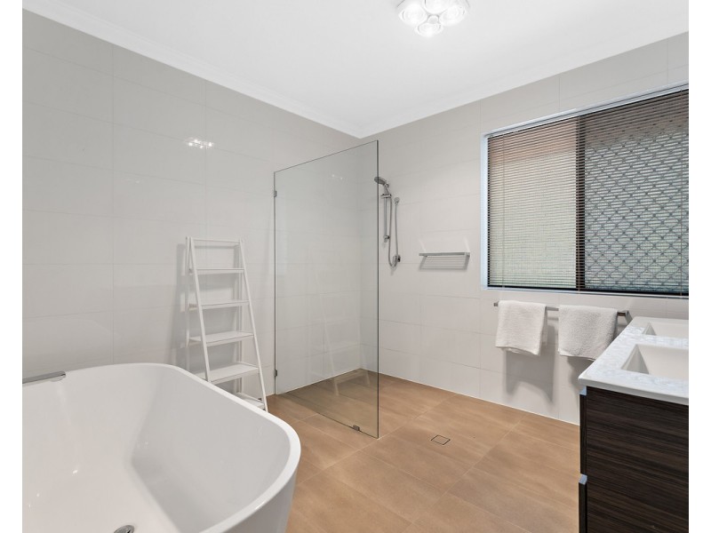 3 Dowell Close, Bedfordale WA 6112