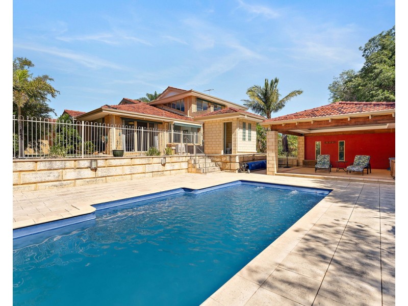 6 Higgins Place, Mount Nasura WA 6112