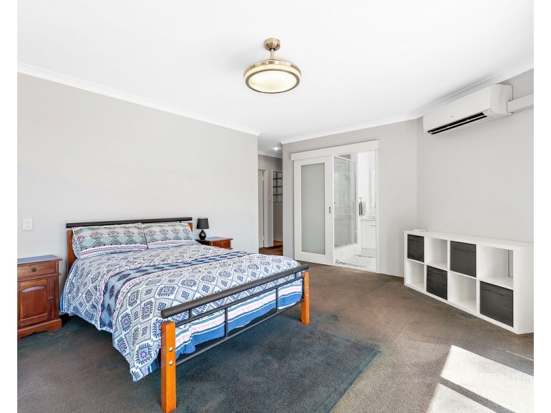 6 Higgins Place, Mount Nasura WA 6112