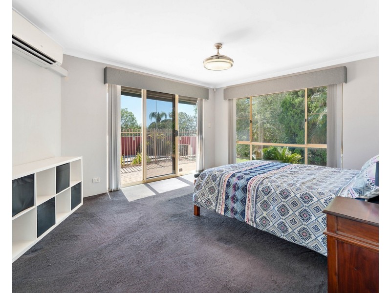 6 Higgins Place, Mount Nasura WA 6112