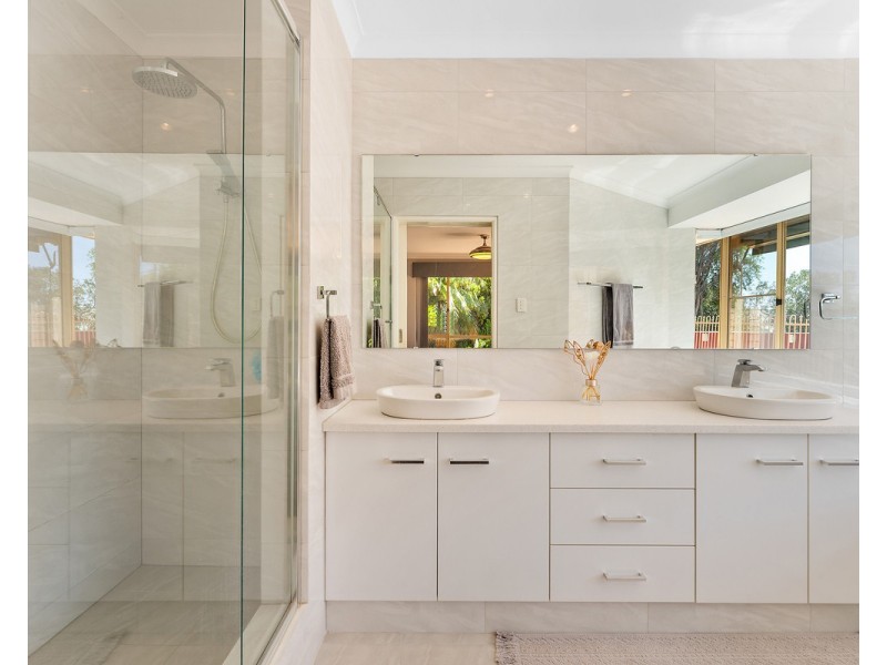 6 Higgins Place, Mount Nasura WA 6112