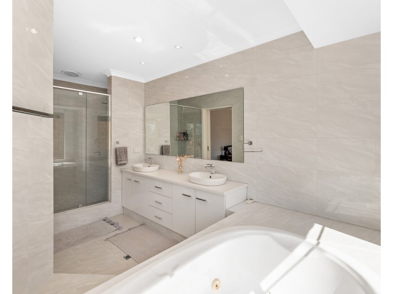 6 Higgins Place, Mount Nasura WA 6112