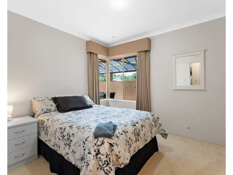 6 Higgins Place, Mount Nasura WA 6112