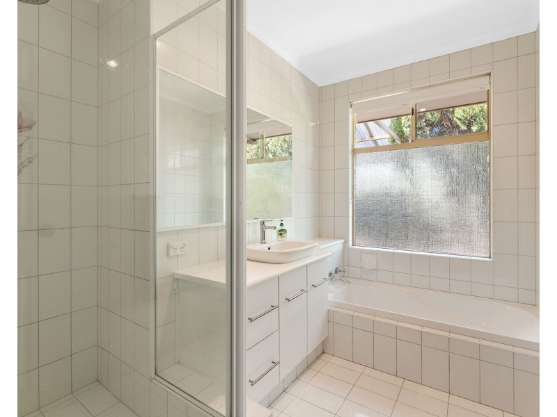 6 Higgins Place, Mount Nasura WA 6112