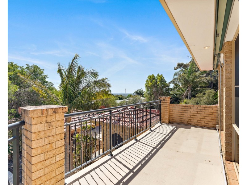 6 Higgins Place, Mount Nasura WA 6112