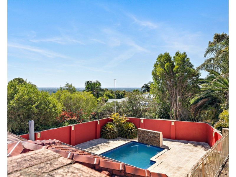 6 Higgins Place, Mount Nasura WA 6112