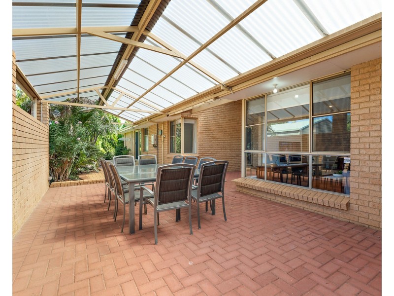 6 Higgins Place, Mount Nasura WA 6112