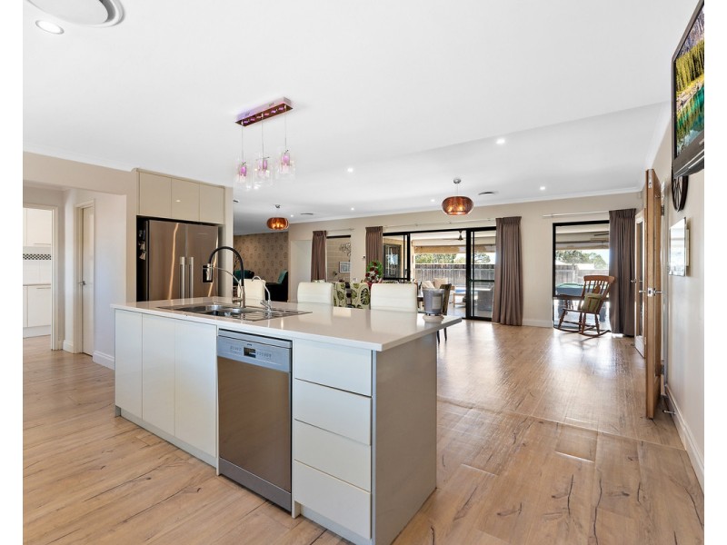 38 Darling Range Drive, Bedfordale WA 6112