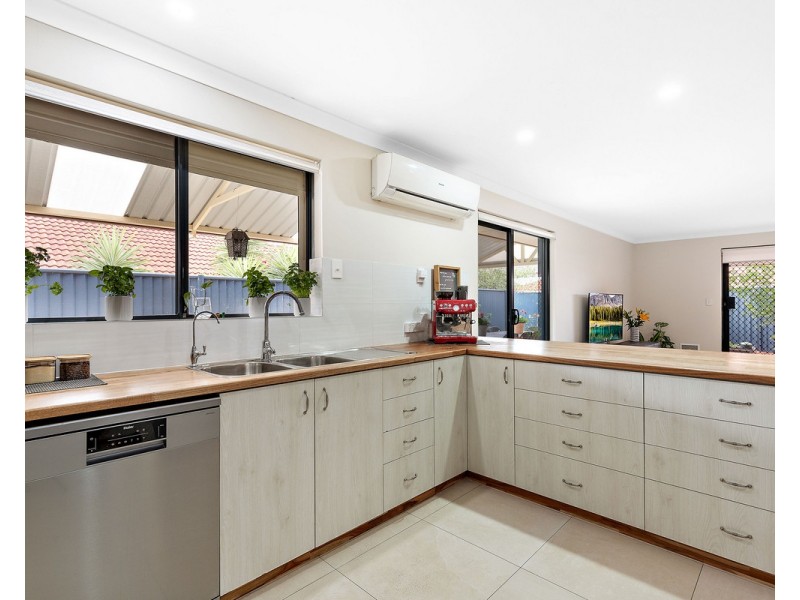 28 Larsen Road, Byford WA 6122
