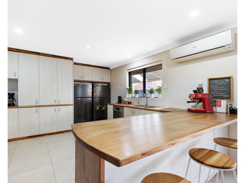 28 Larsen Road, Byford WA 6122