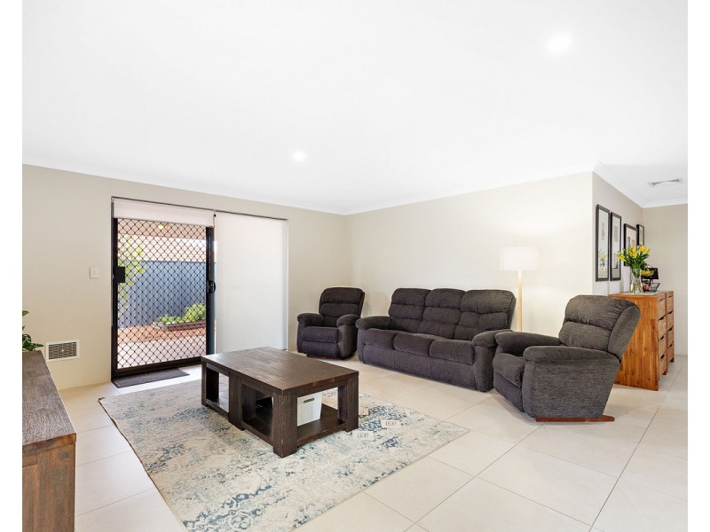 28 Larsen Road, Byford WA 6122