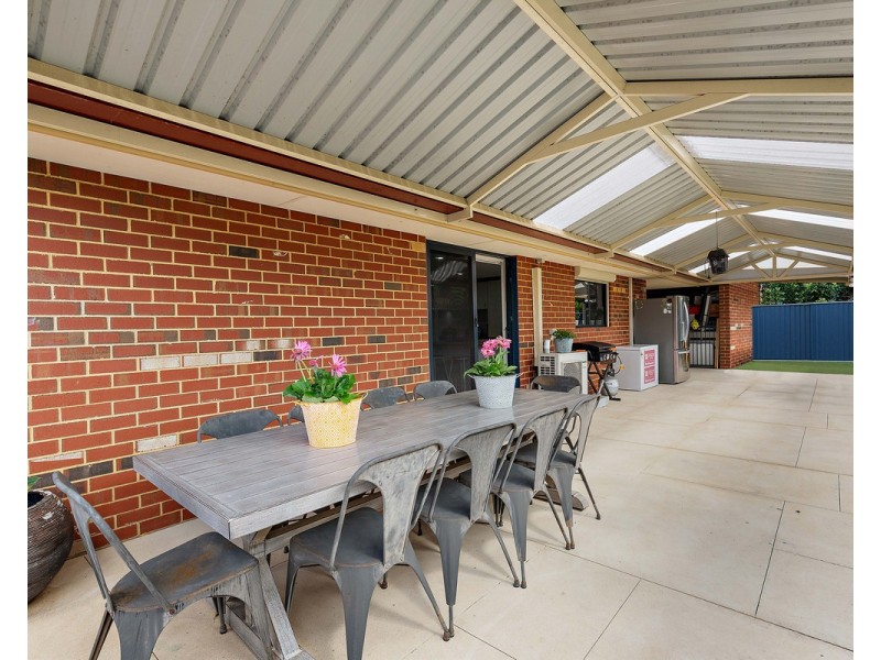 28 Larsen Road, Byford WA 6122