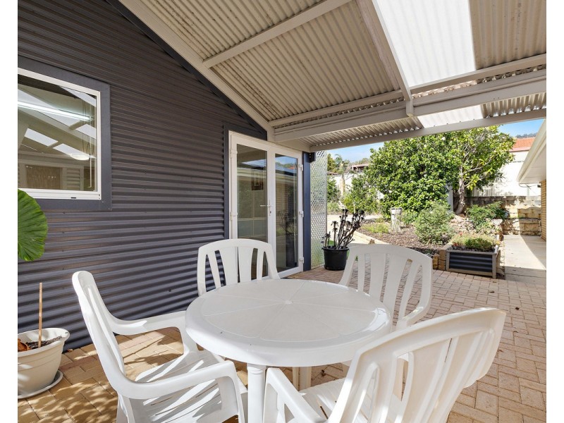 13 Anembo Place, Kelmscott WA 6111