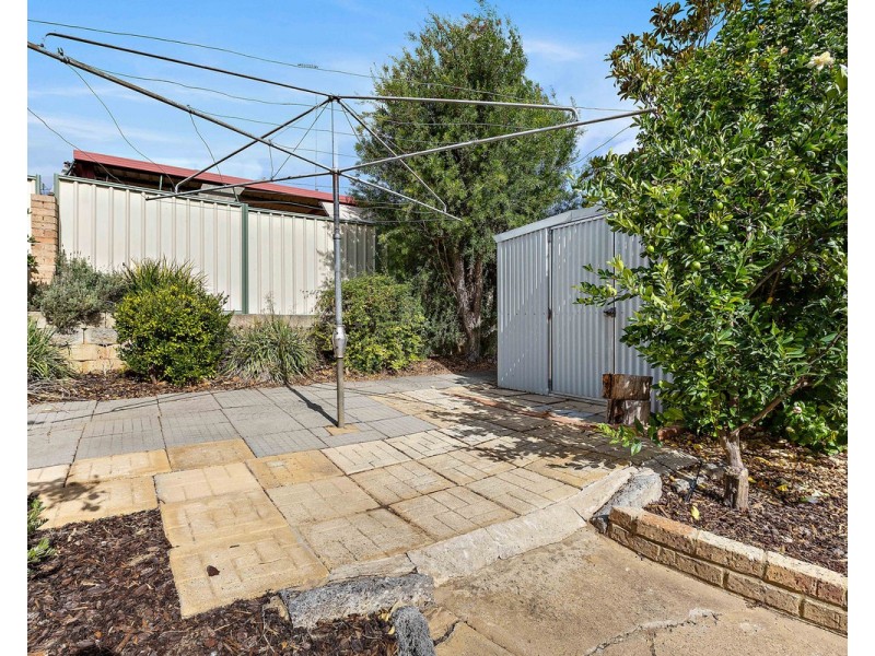 13 Anembo Place, Kelmscott WA 6111