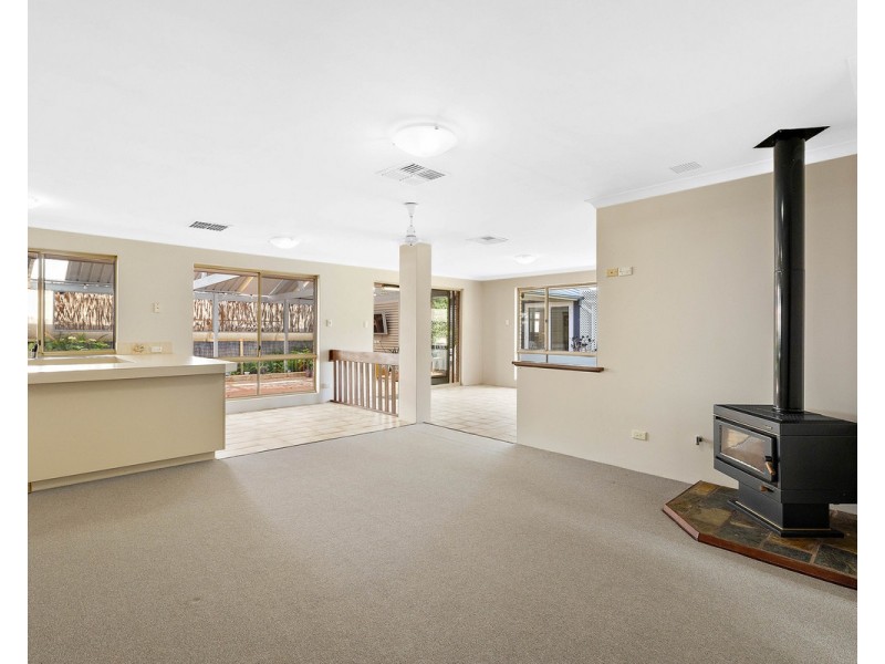 13 Anembo Place, Kelmscott WA 6111