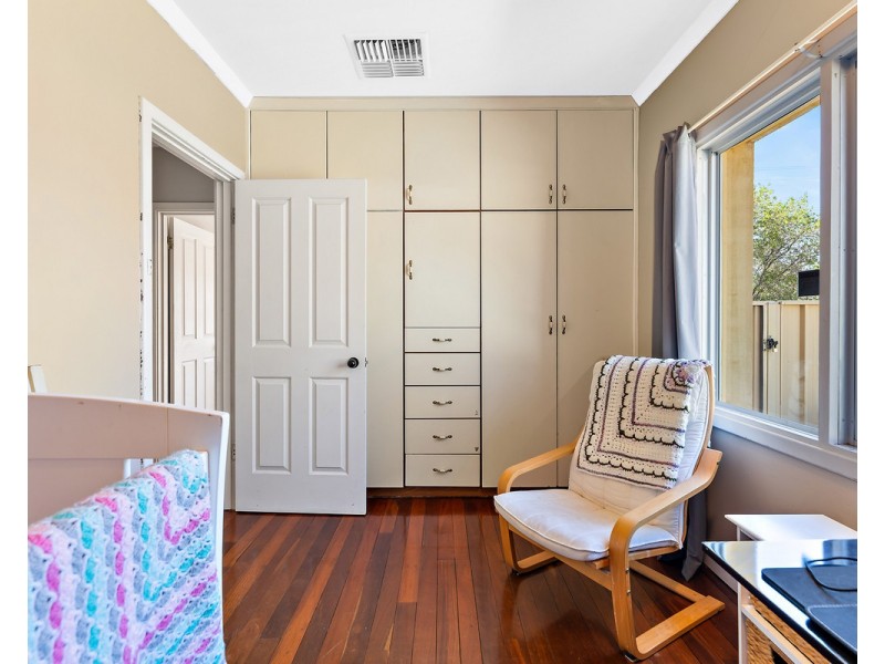 5 Lefroy Road, Mount Nasura WA 6112