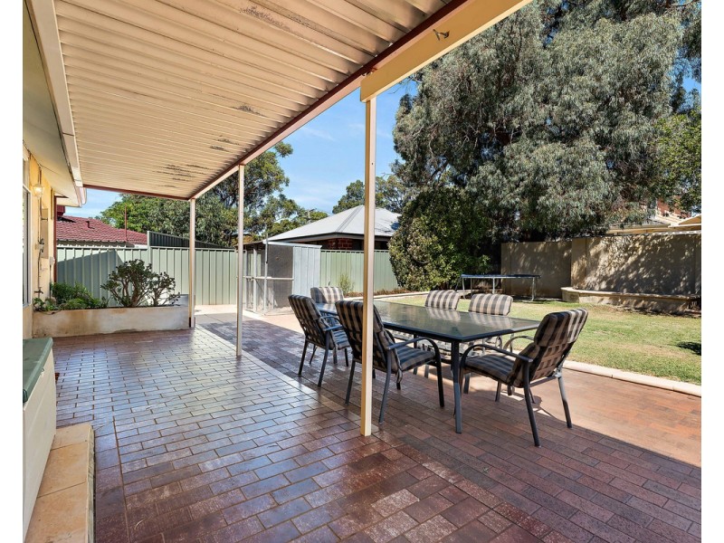 5 Lefroy Road, Mount Nasura WA 6112