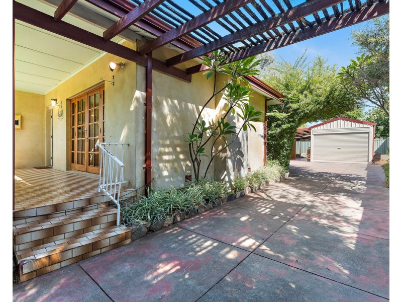 5 Lefroy Road, Mount Nasura WA 6112