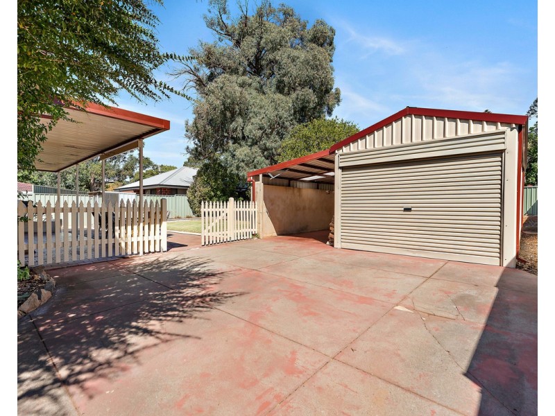 5 Lefroy Road, Mount Nasura WA 6112