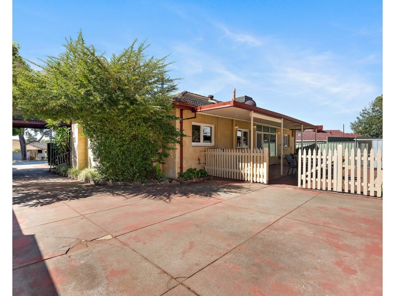 5 Lefroy Road, Mount Nasura WA 6112